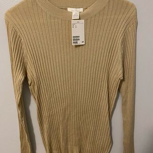 H&M NWT Large Tan stretchy ribbed sweater